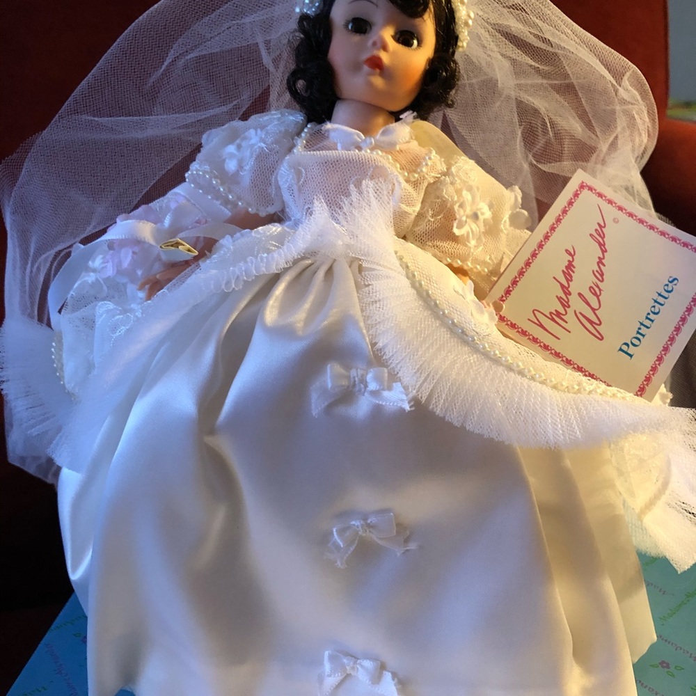 Madame Alexander Bride 1136. NIB